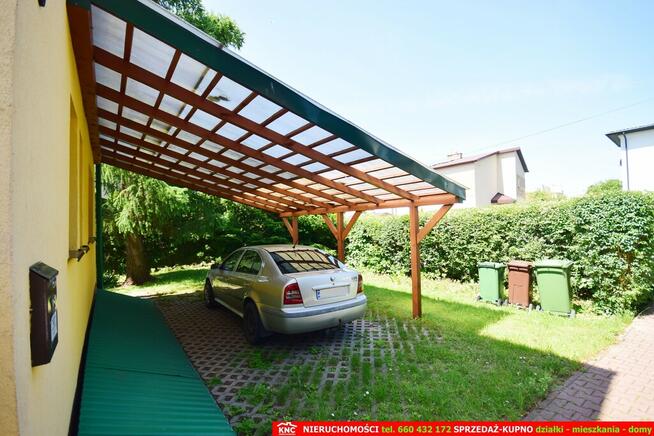 Zadbany dom do zamieszkania, ładna działka.