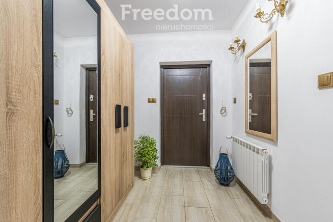 Nowy, parterowy dom + poddasze-na działce 1000 m2