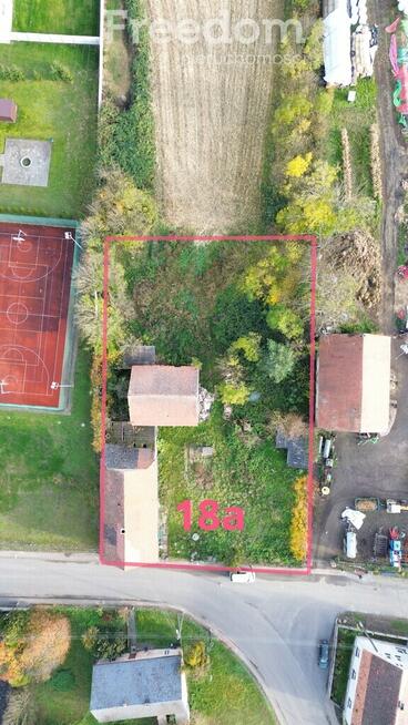 18 arów z zabudowaniami i mediami