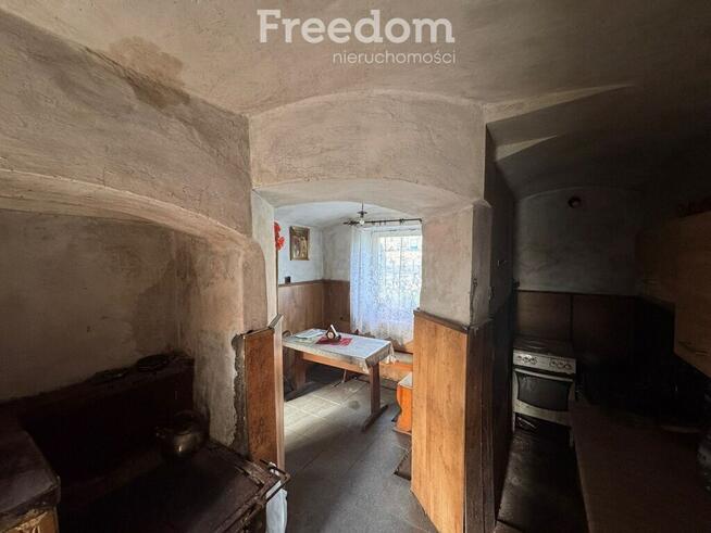 18 arów z zabudowaniami i mediami