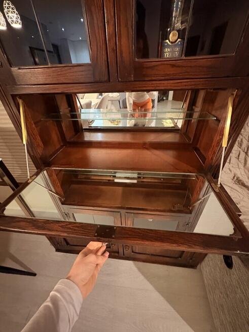 Dębowy kredens w stylu wiktoriańskim, lata 60/70