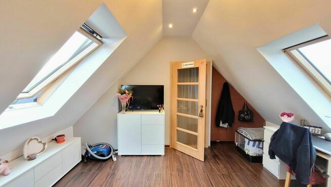 2-poziomowe z ogródkiem i miejscem postojowym w szeregówce