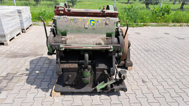 Syndyk sprzeda sprzęt do produkcji opakowań kartonowych