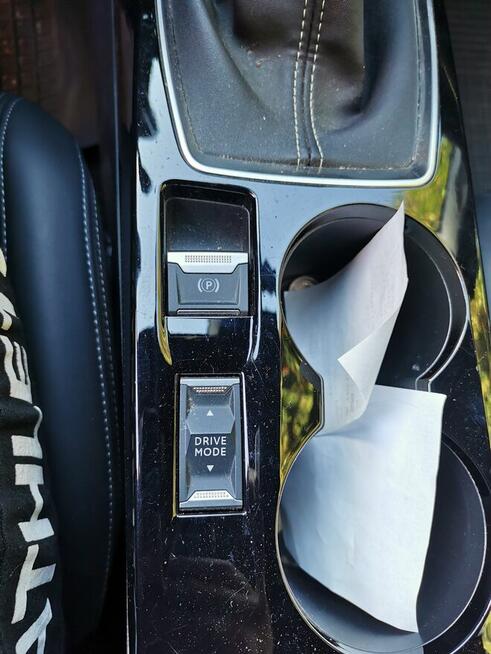 Peugeot 2008 benzyna 1.2 2020