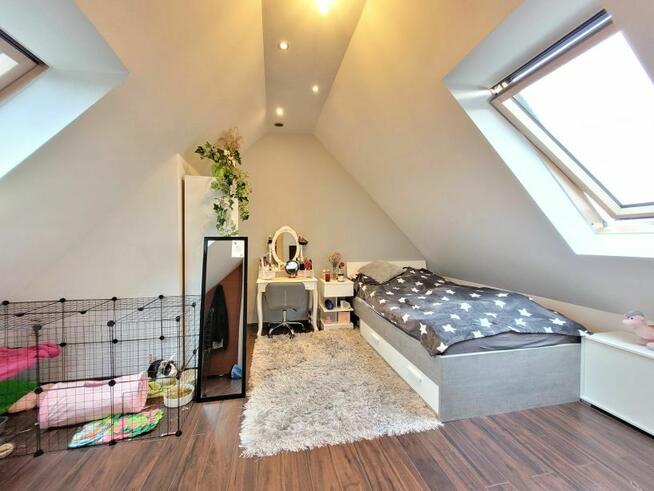 2-poziomowe z ogródkiem i miejscem postojowym w szeregówce