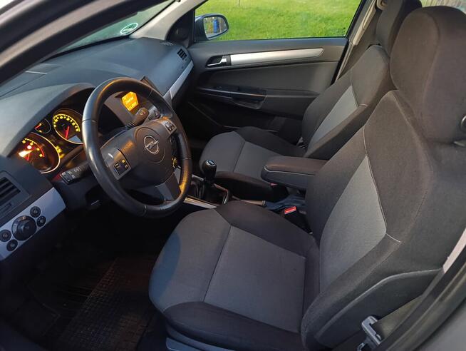 Opel Astra H 1.6benz 2005r