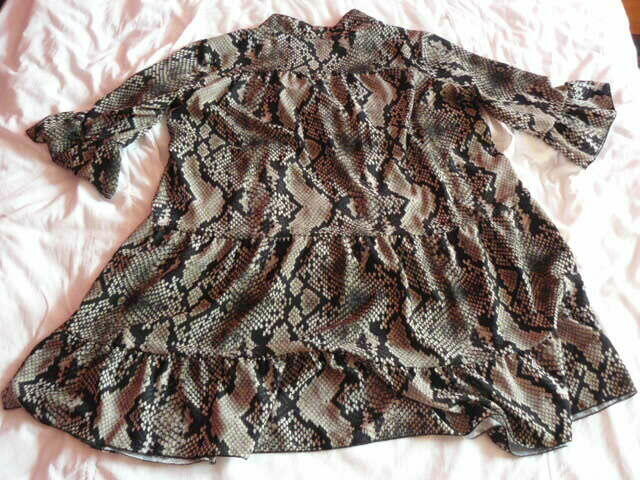 Sukienka Cameo Rose M bezowo-czarna