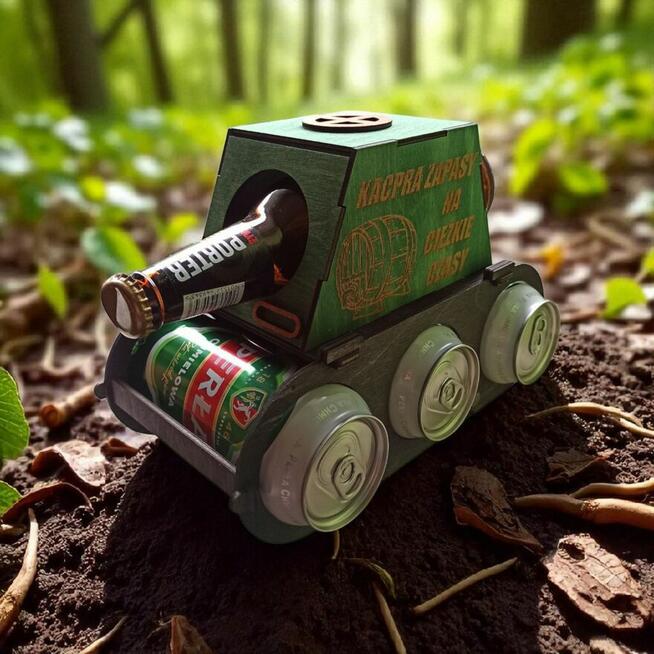 Drewniany Czołg na Piwo z Grawerem - Prezent dla Taty, Chłop