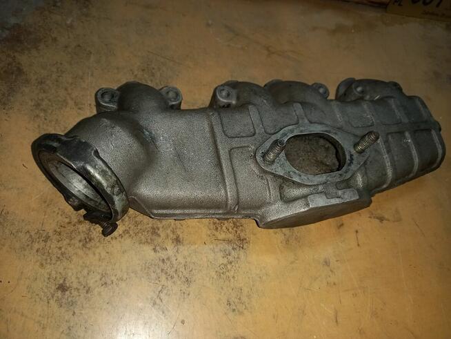 Kolektor ssący do VW T3 Audi 80 D TD 068129713 G