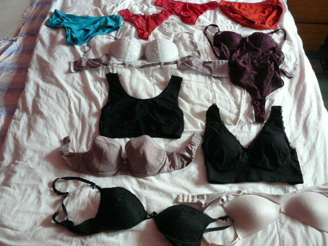 Biustonosz bezowy 75B