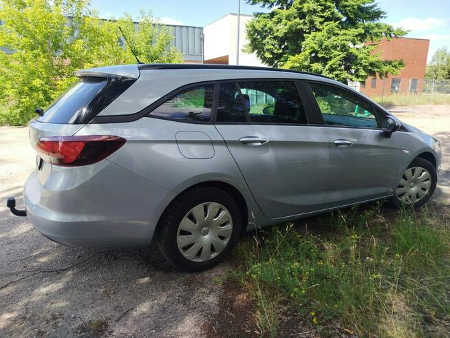 Opel Astra 2017r mały przebieq 6 biegów zapraszam