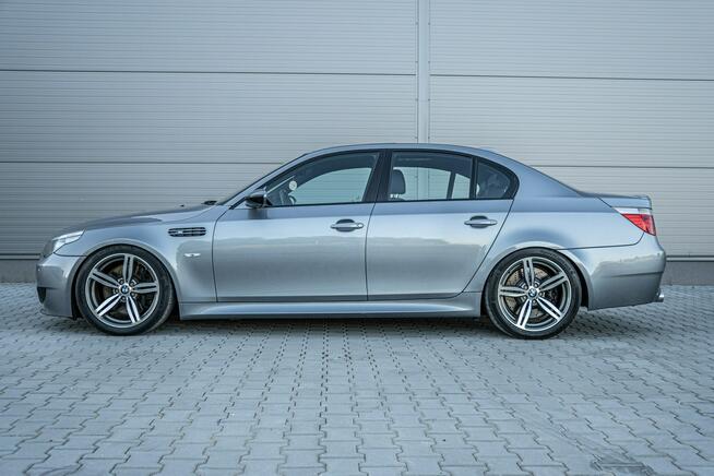 BMW M5 E60 V10 / 5.0 507HP