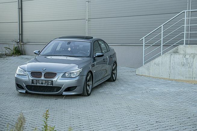BMW M5 E60 V10 / 5.0 507HP