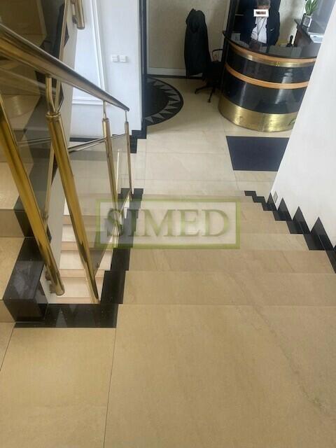 Biurowcu ,recepcja,dostęp24h,ochrona,parking .