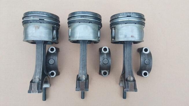 Tłok + korbowód 3.0 DI ZD30 Nissan Patrol Y61 GU4 Terrano II