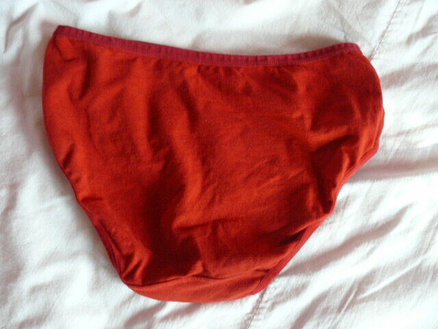 Majtki damskie czerwone 2 zl