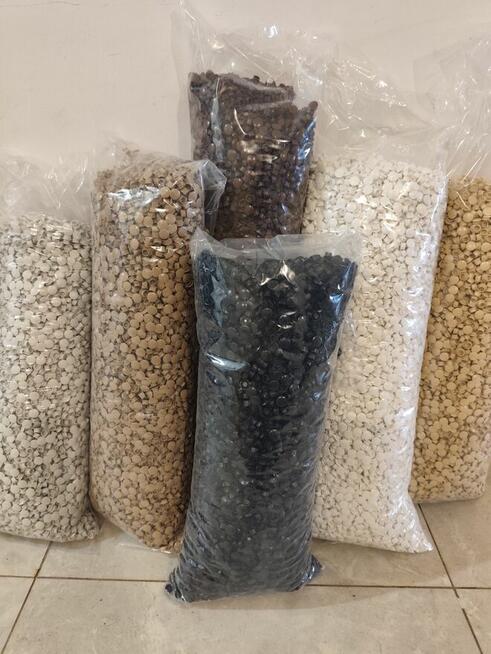 Producent akcesoriów meblowych-wtryskownia