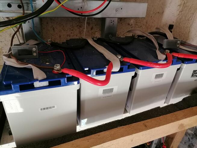 Baterie LiFePo4 100Ah12V 4 sztuki sprzedam