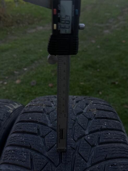 Opony Nokian Snowproof 225/50 R18 99 V