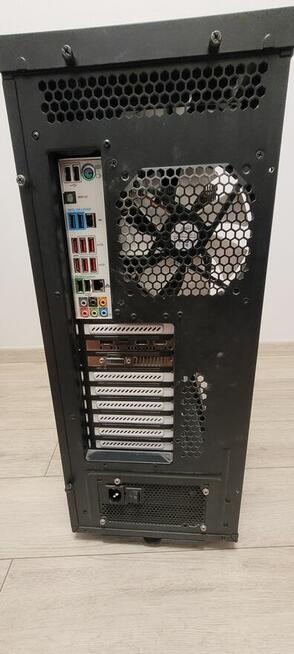 Komputer + monitor + klawiatura