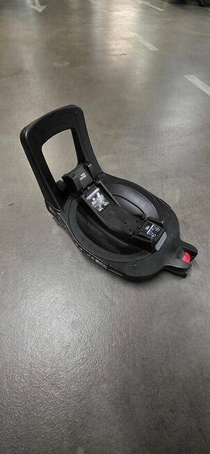 Fotelik Britax Romer Dualfix 3 i-Size + baza Flex Base iSens