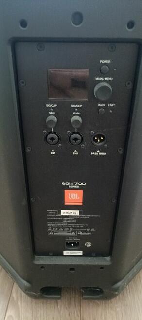 Sprzedam glosnik jbl eon 715