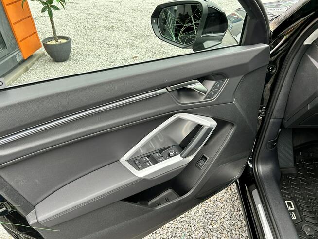 Audi Q3 LED, Grzana Kierownica/Fotele, Martwe Pole, Asystenci,CarPlay,Panorama