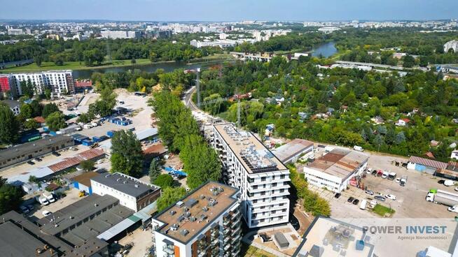 Narożne 3-pokojowe z dużym balkonem na Zabłociu