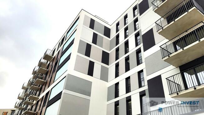 Narożne 3-pokojowe z dużym balkonem na Zabłociu