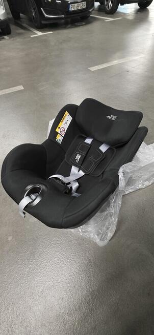 Fotelik Britax Romer Dualfix 3 i-Size + baza Flex Base iSens