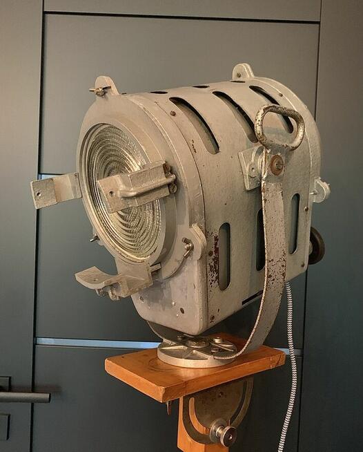 Lampa loft Vintage teatralno filmowa prl