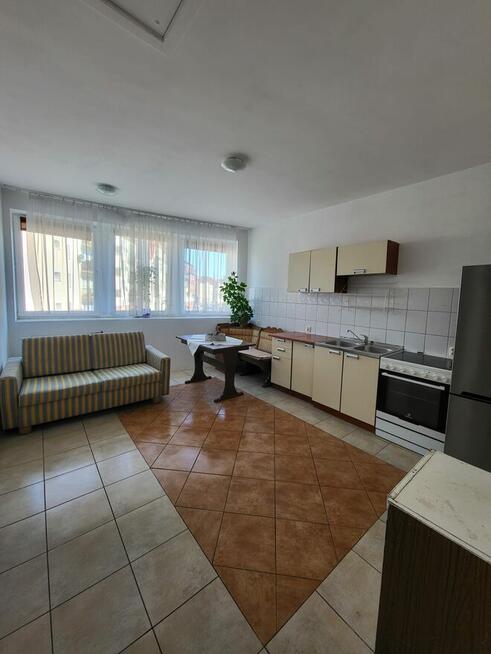 Mieszkanie dwu pokojowe z aneksem kuchennym 42m - blisko cen