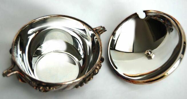 Posrebrzana cukiernica platerowana srebrem konwalie Resovia