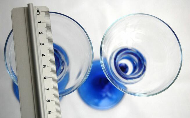 Dwa kryształowe świeczniki kielichy błękitne niebieskie