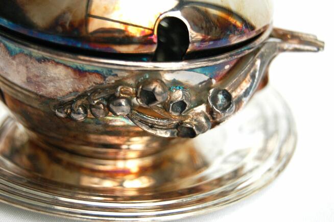 Posrebrzana cukiernica platerowana srebrem konwalie Resovia