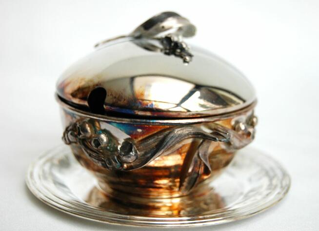 Posrebrzana cukiernica platerowana srebrem konwalie Resovia