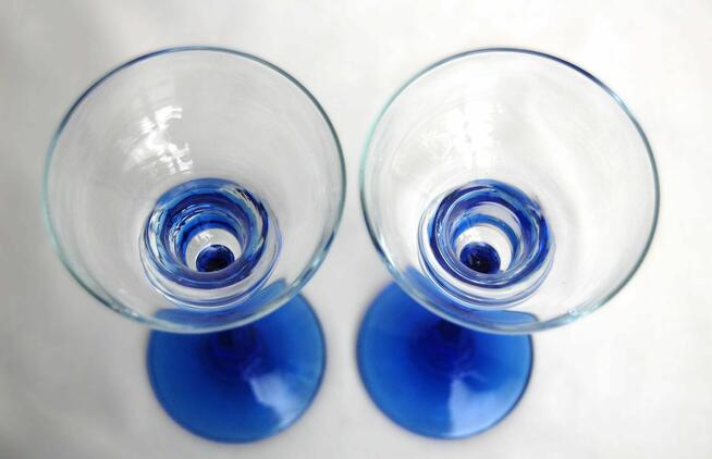Dwa kryształowe świeczniki kielichy błękitne niebieskie