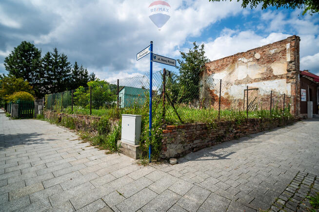 Narożna działka Nowy Rynek 9, Nowe Brzesko