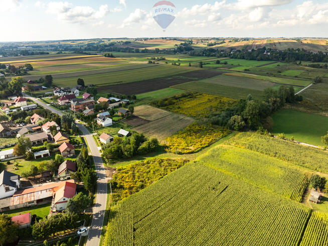 Płaska, prostokątna działka 33 km do Krakowa