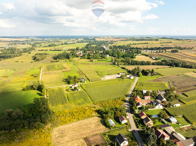 Płaska, prostokątna działka 33 km do Krakowa