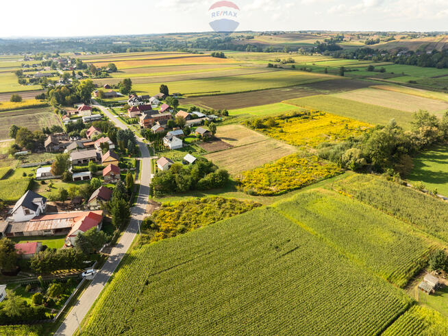 Płaska, prostokątna działka 33 km do Krakowa