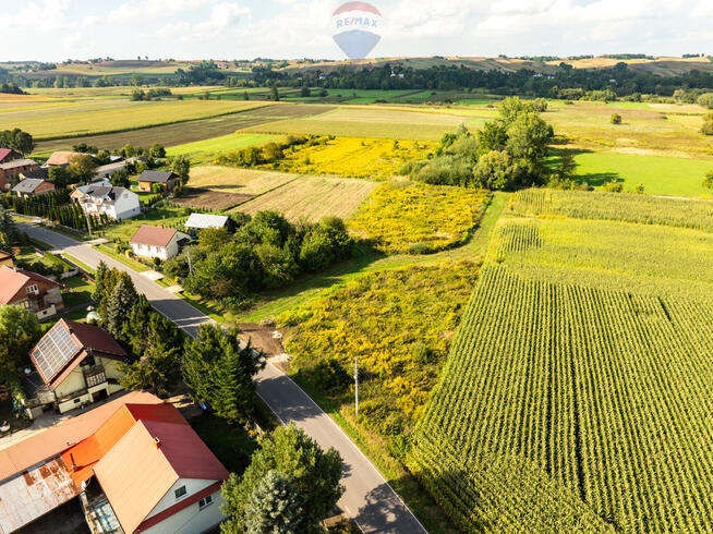 Płaska, prostokątna działka 33 km do Krakowa