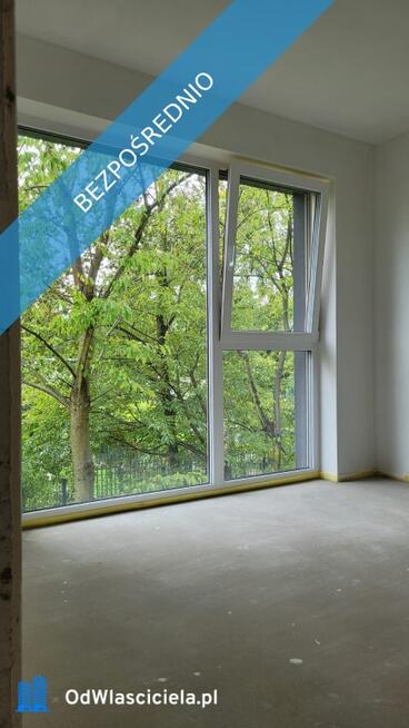 Ekologiczny dom w stanie deweloperskim na nowym osiedlu