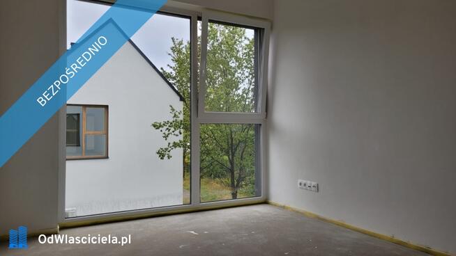 Ekologiczny dom w stanie deweloperskim na nowym osiedlu