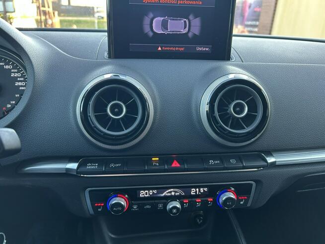 Audi A3 Sportback 1.4 TFSI Ambition SZKLANY DACH