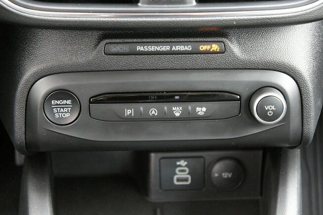Ford Focus SalonPL FV23% Titanium 125KM Navi LED Tempomat Asystent Pasa Gwarancja