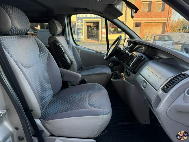 Renault Trafic 2.0DCI Dubel Long Długi 5os Klima Tempomat Alu Navi Kamera Hak