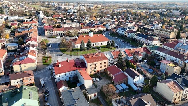 Kamienica w centrum Staszowa - bardzo dobry stan
