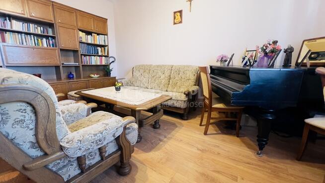 Kamienica w centrum Staszowa - bardzo dobry stan