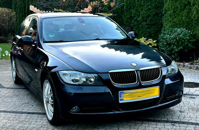 BMW 320i e90 150KM 6Biegów Navi iDrive 16:9 Koło 18' Atrakcyjna opłaty